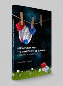 Coverontwerp proefschrift over prematuriteit met een illustratie van babysokjes aan een waslijn die een hartvorm vormen.